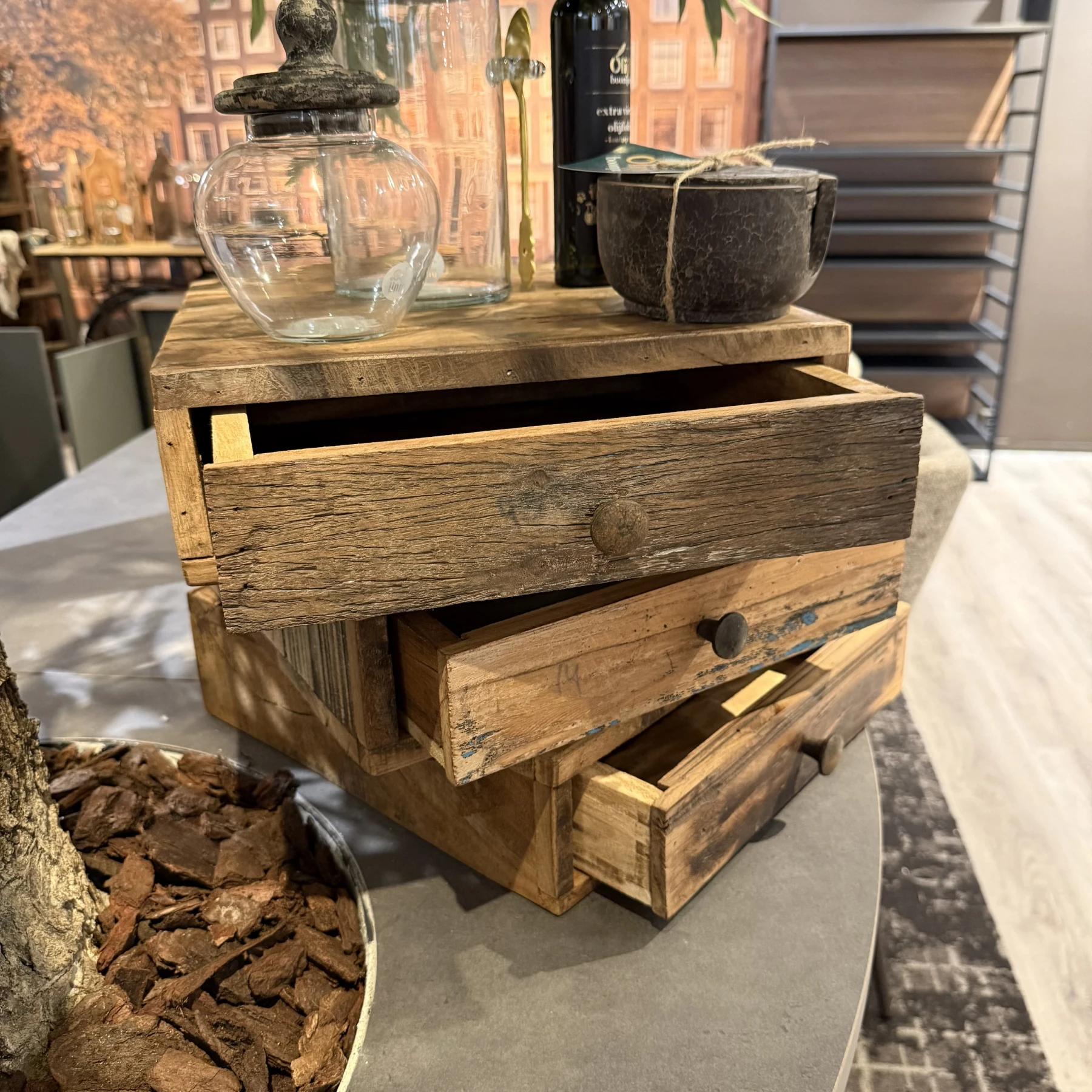 Stoere robuuste houten koffielade - Afbeelding 2
