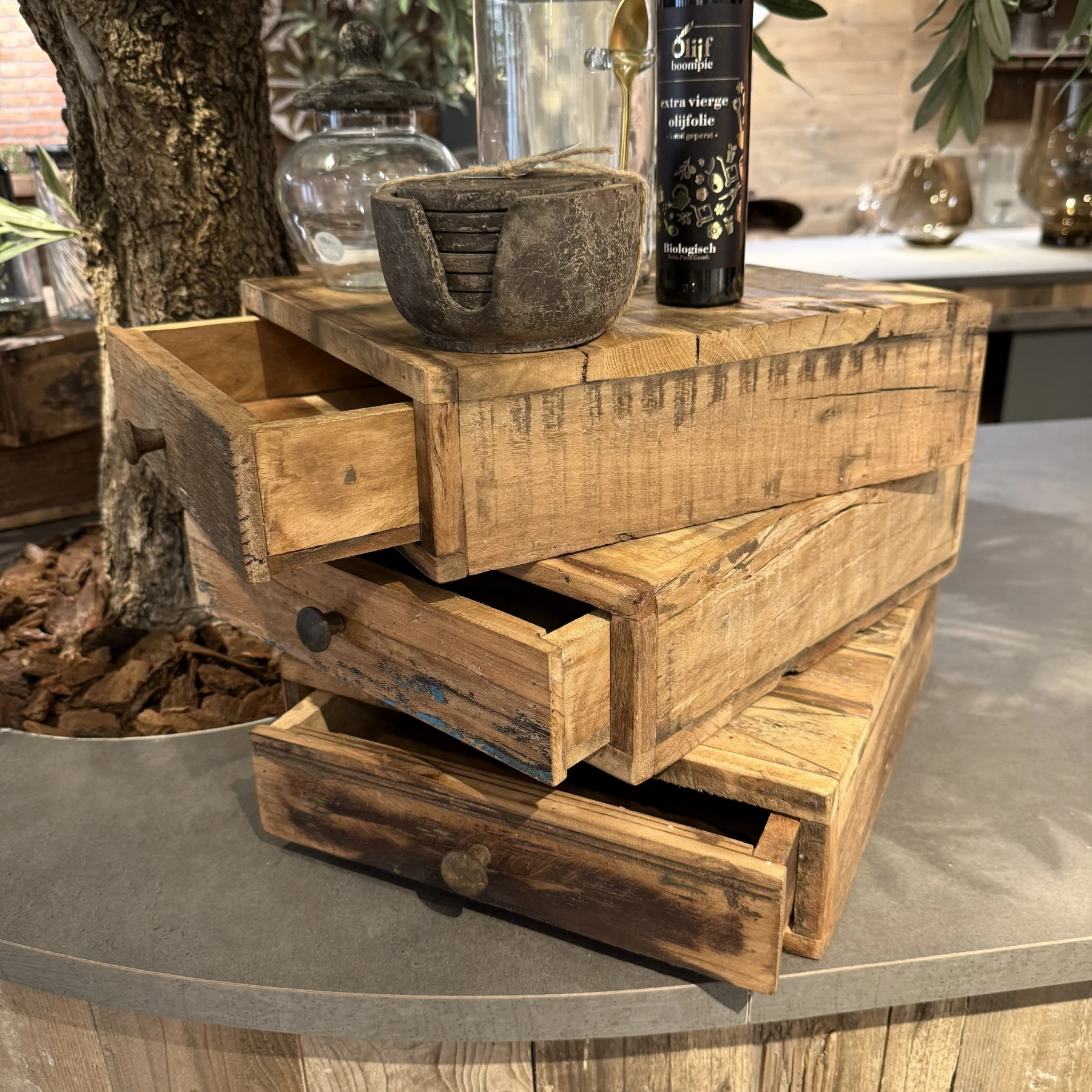 Stoere robuuste houten koffielade - Afbeelding 4