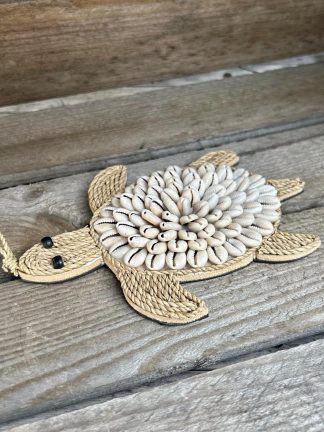 Schildpad hanger met schelpjes