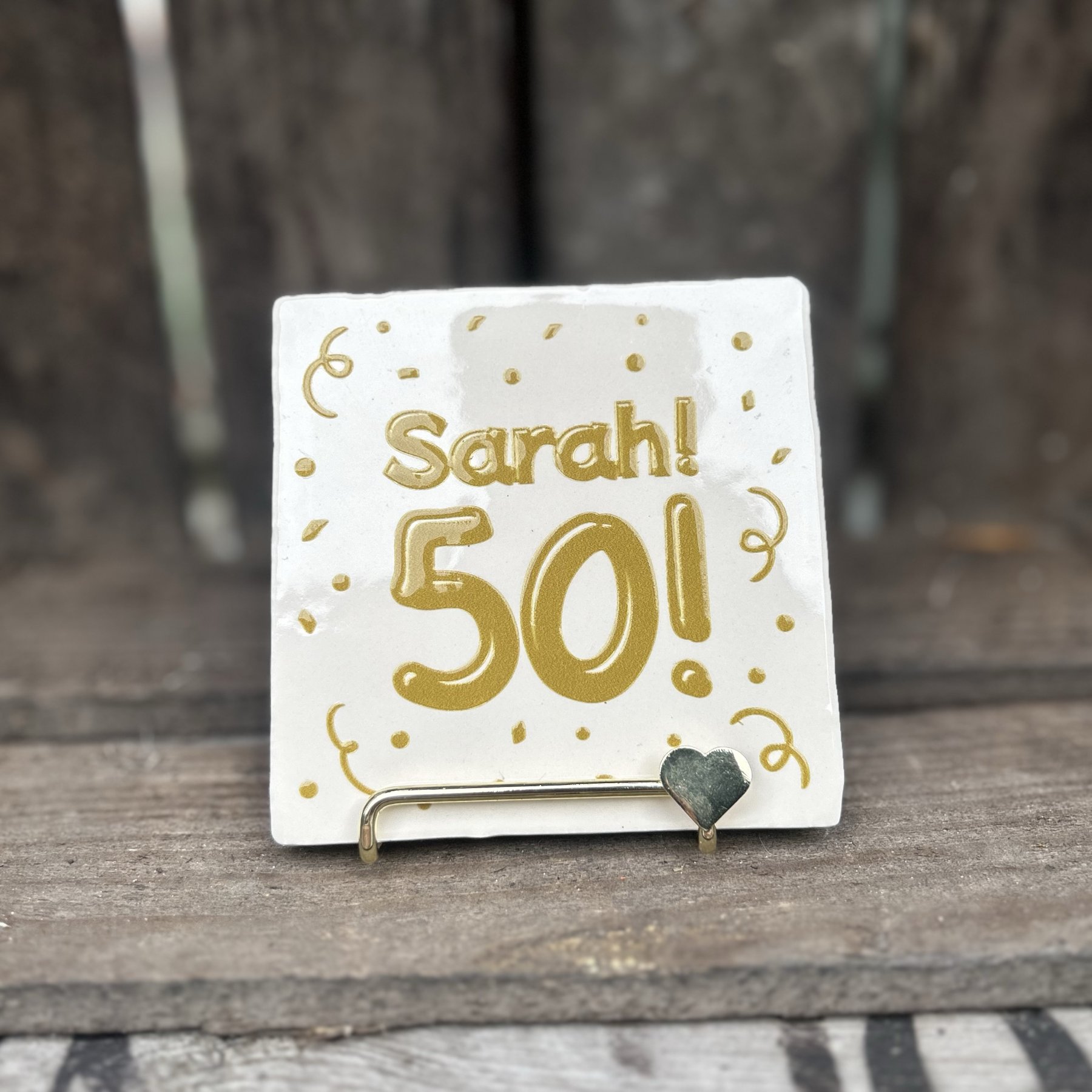 Tegeltje Sarah! 50! (beige)