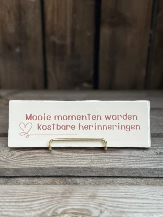 Mooie momenten worden kostbare herinneringen - roze (Langwerpig tegeltje)